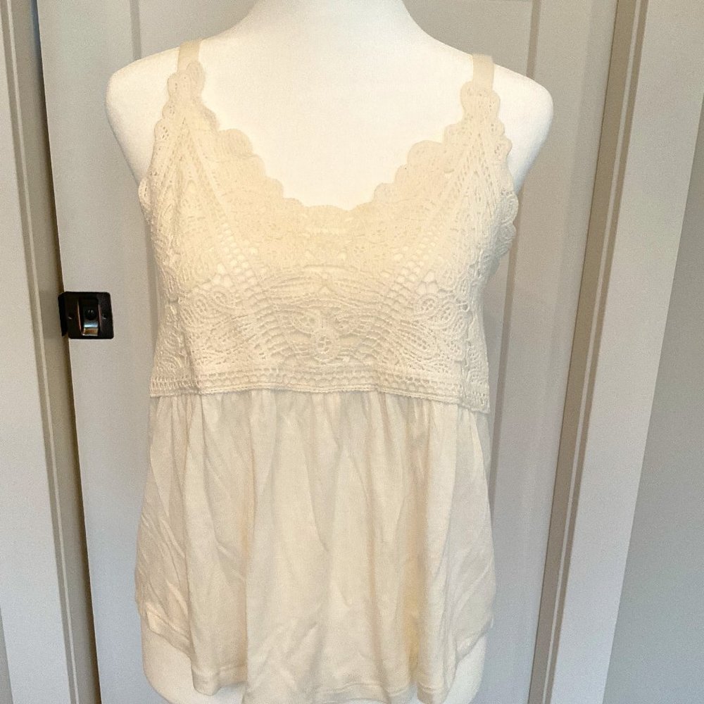 White Flowy tank - xs